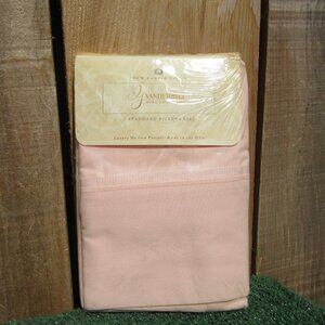 Vintage Brand New Vanderbilt Home Collections Set of 2 Standard Pillowcases Pink